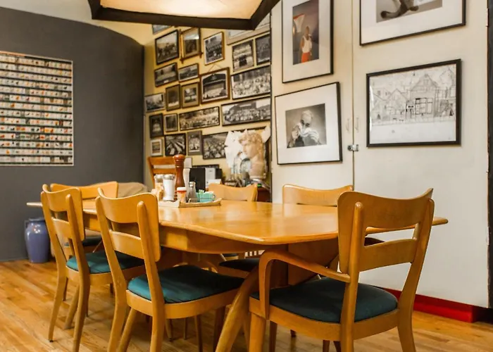 Ray's Bucktown Bed & Breakfast 3*