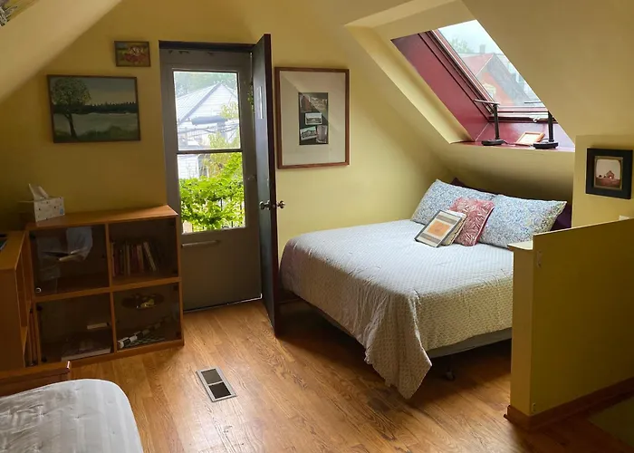 Ray's Bucktown Bed & Breakfast Chicago
