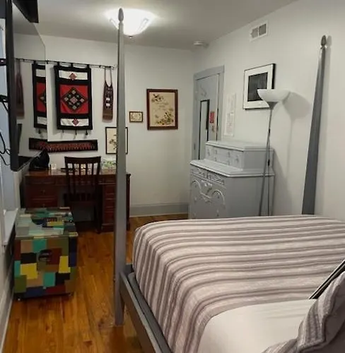 Ray's Bucktown 3* Chicago