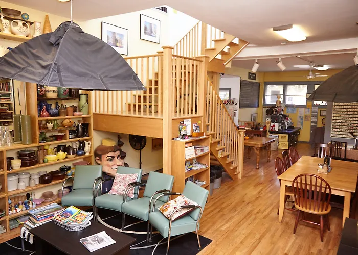 Ray's Bucktown Bed & Breakfast 3*