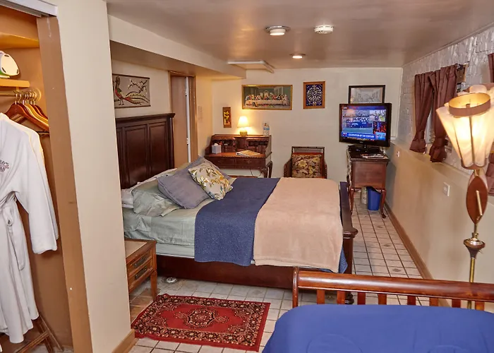 Ray's Bucktown Bed & Breakfast