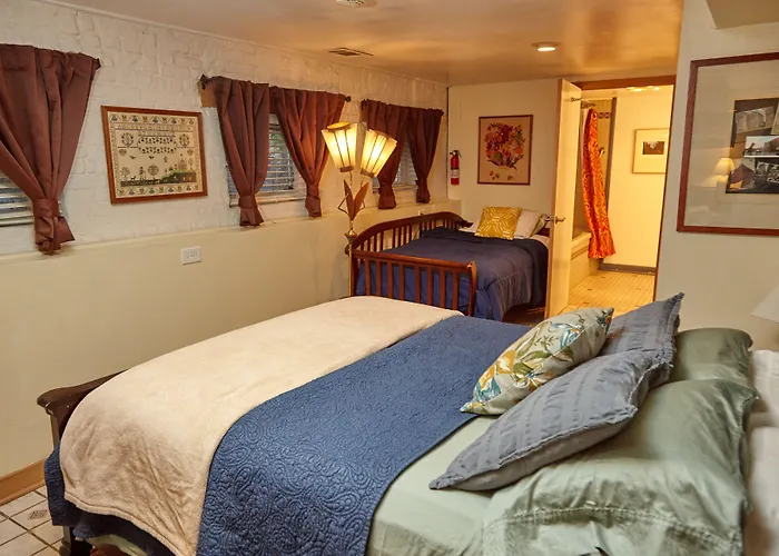 Ray's Bucktown Bed & Breakfast Chicago