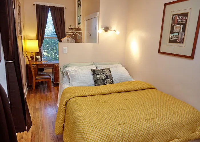 Ray's Bucktown Bed & Breakfast Chicago