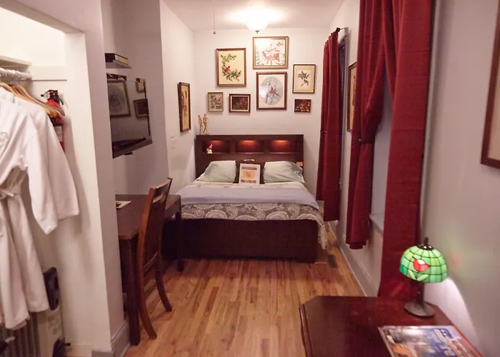 Ray's Bucktown Bed & Breakfast