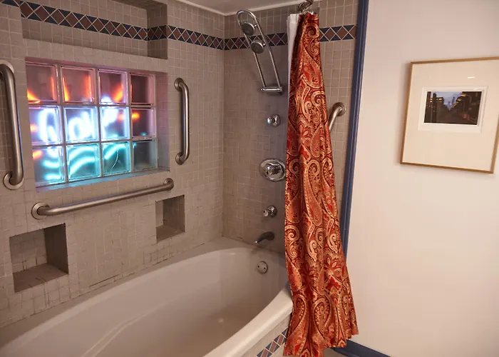 Ray's Bucktown 3* Chicago